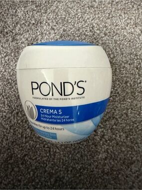 “New” Pond's Crema S 24-Hour Moisturizer - White & Blue